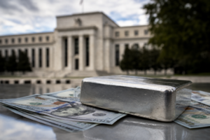 L’argent recule à 56,50 dollars sous la pression de la Fed et de l’inflation américaine