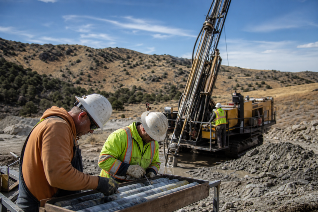 Revival Gold accélère deux projets aurifères américains vers la production