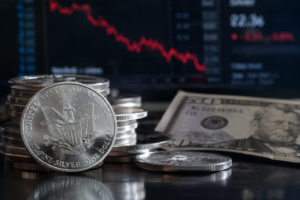 L’argent recule de 5,3 % en un mois, pénalisé par la hausse des taux américains L’argent recule de 5,3 % en un mois, pénalisé par la hausse des taux américains